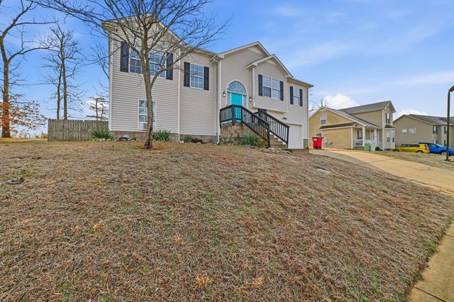 1391 Constitution Dr, Clarksville, TN 37042