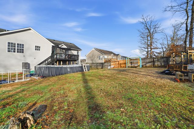1391 Constitution Dr, Clarksville, TN 37042