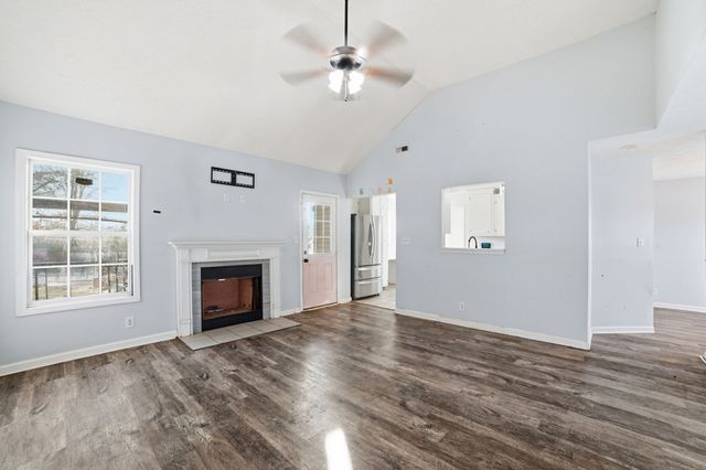 1391 Constitution Dr, Clarksville, TN 37042