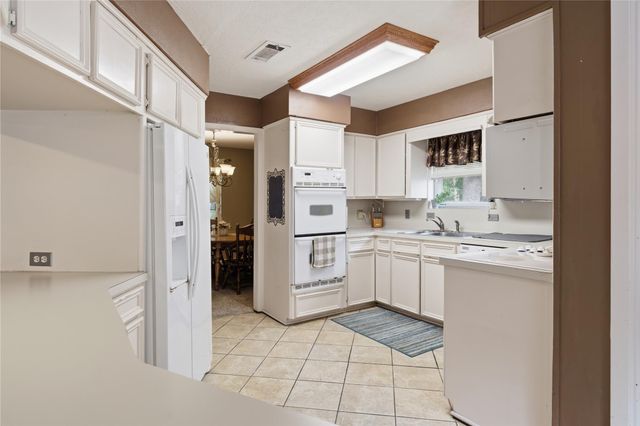 803 Stephen Court Court, Friendswood, TX 77546