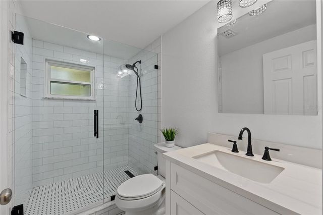 8136 HONEYBEE LANE, Tampa, FL 33635