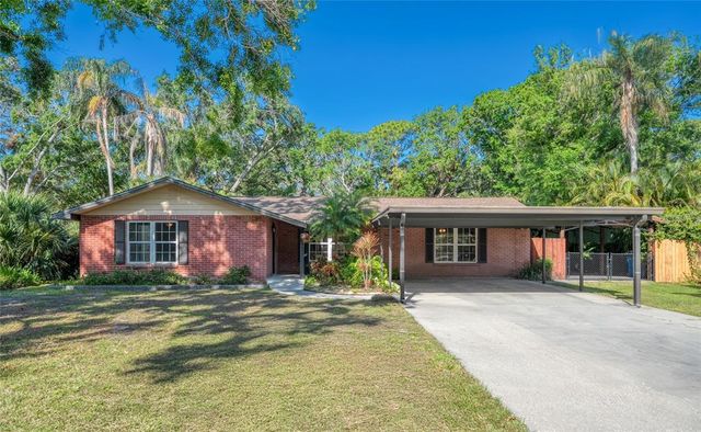 8136 HONEYBEE LANE, Tampa, FL 33635