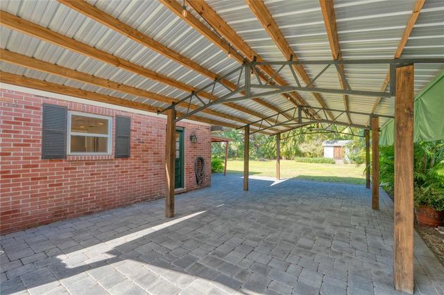 8136 HONEYBEE LANE, Tampa, FL 33635