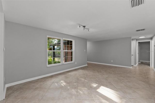 8136 HONEYBEE LANE, Tampa, FL 33635