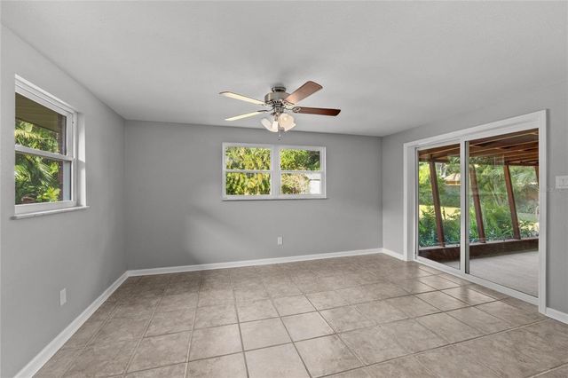 8136 HONEYBEE LANE, Tampa, FL 33635