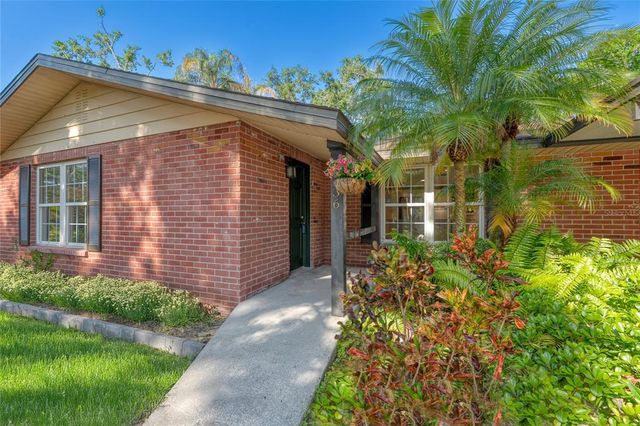 8136 HONEYBEE LANE, Tampa, FL 33635