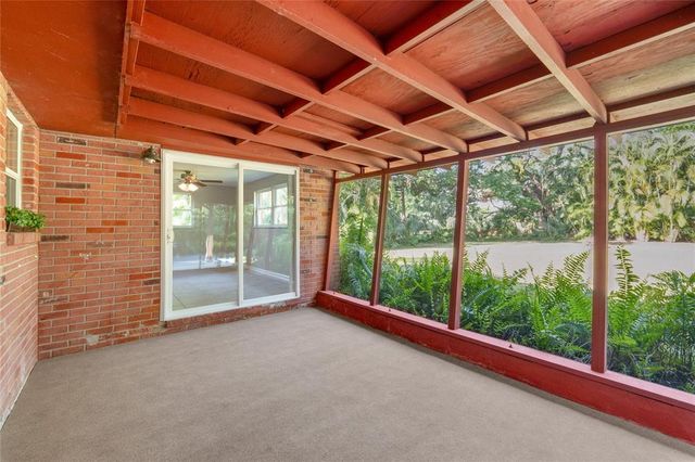 8136 HONEYBEE LANE, Tampa, FL 33635