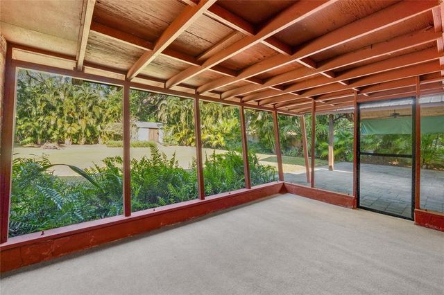 8136 HONEYBEE LANE, Tampa, FL 33635