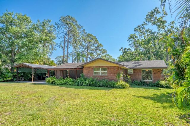 8136 HONEYBEE LANE, Tampa, FL 33635