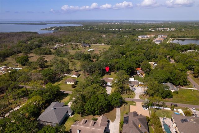 8136 HONEYBEE LANE, Tampa, FL 33635