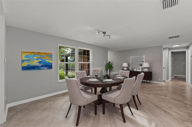 8136 HONEYBEE LANE, Tampa, FL 33635