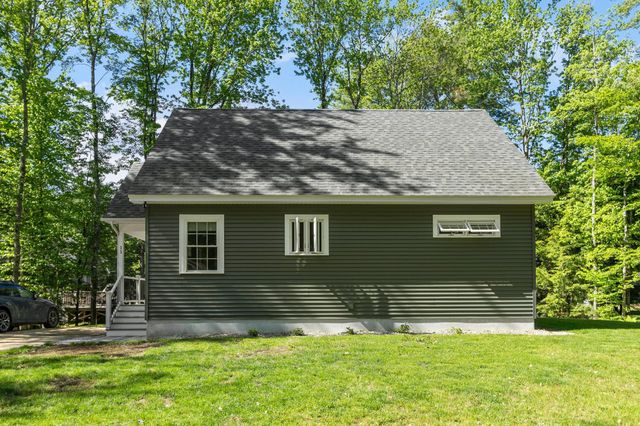 33 Blue Boar Lane, Canterbury, NH 03224