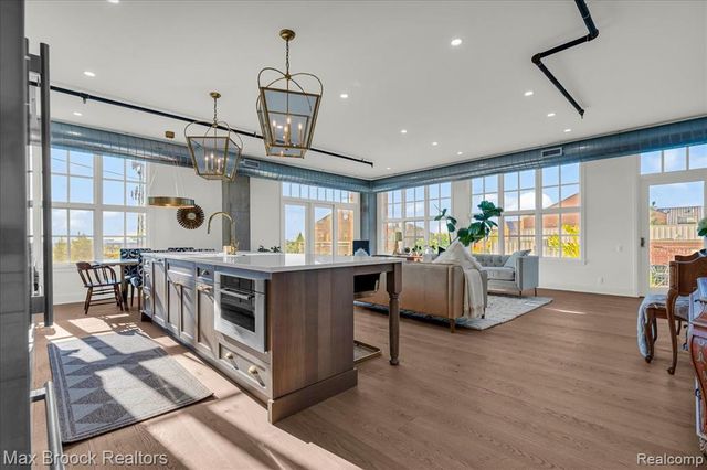 2051 Villa Road 302, Birmingham, MI 48009