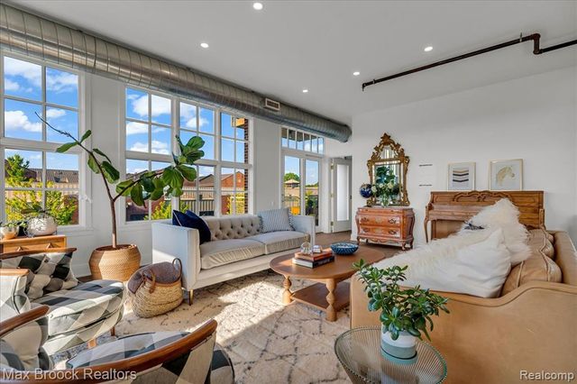 2051 Villa Road 302, Birmingham, MI 48009