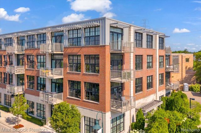 2051 Villa Road 302, Birmingham, MI 48009