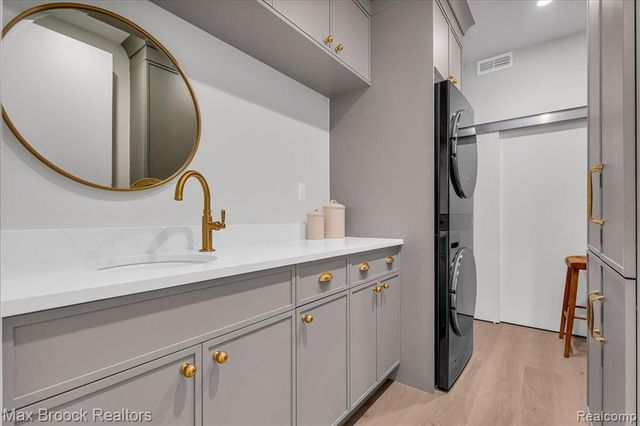 2051 Villa Road 302, Birmingham, MI 48009