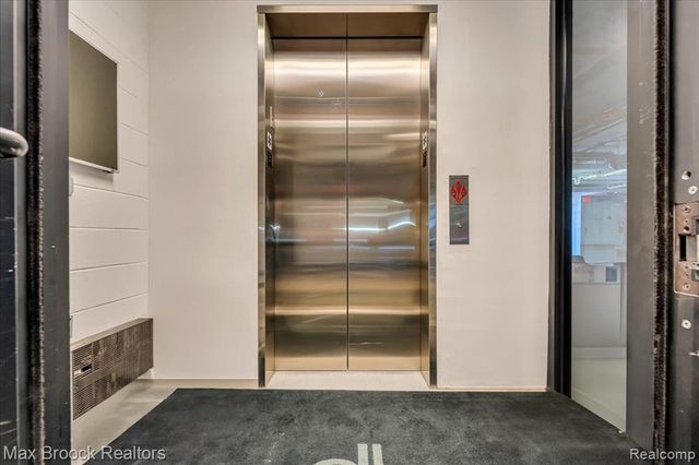 2051 Villa Road 302, Birmingham, MI 48009