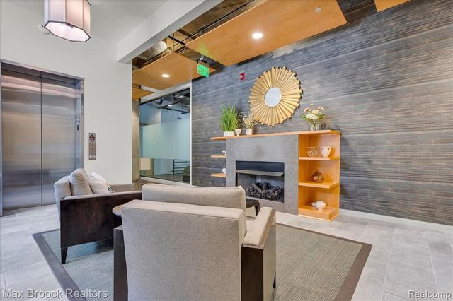 2051 Villa Road 302, Birmingham, MI 48009