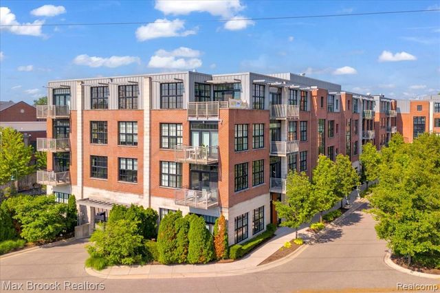 2051 Villa Road 302, Birmingham, MI 48009