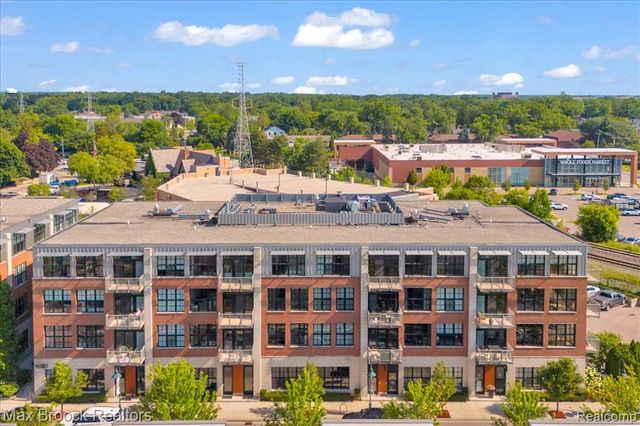 2051 Villa Road 302, Birmingham, MI 48009