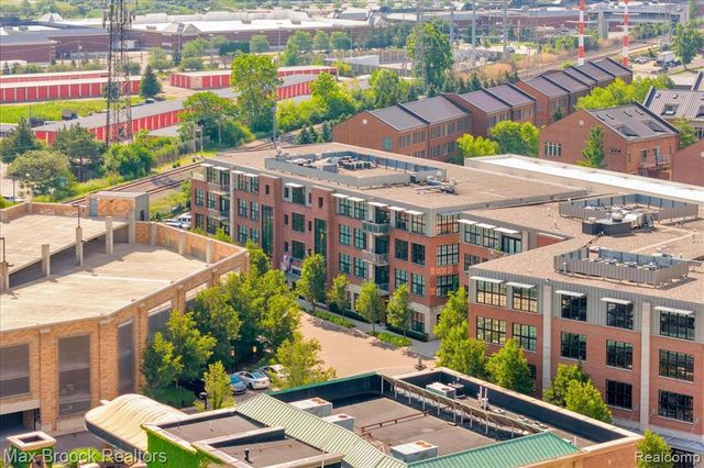 2051 Villa Road 302, Birmingham, MI 48009