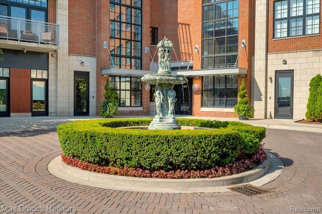 2051 Villa Road 302, Birmingham, MI 48009