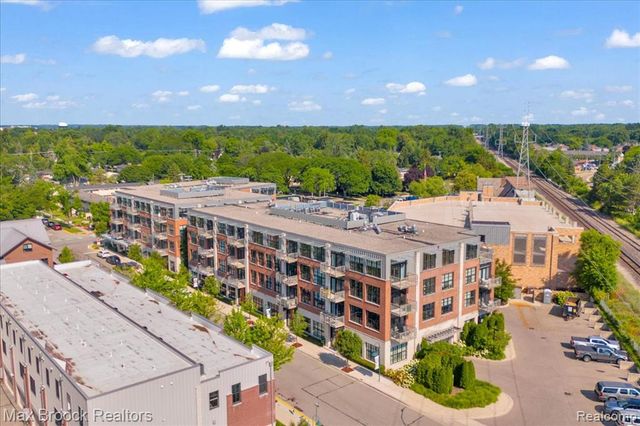 2051 Villa Road 302, Birmingham, MI 48009