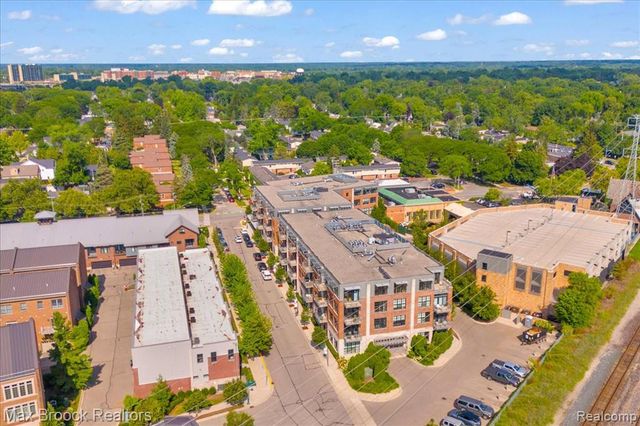 2051 Villa Road 302, Birmingham, MI 48009