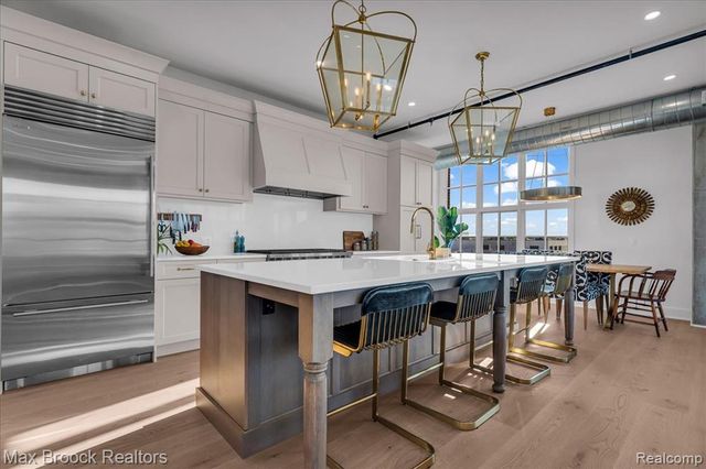 2051 Villa Road 302, Birmingham, MI 48009