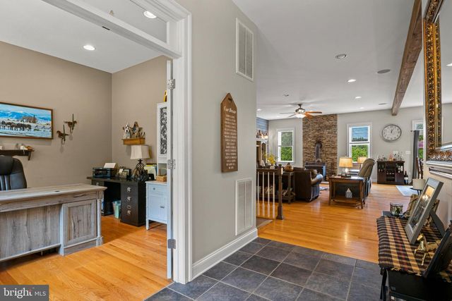 7312 OAK LN, Marshall, VA 20115