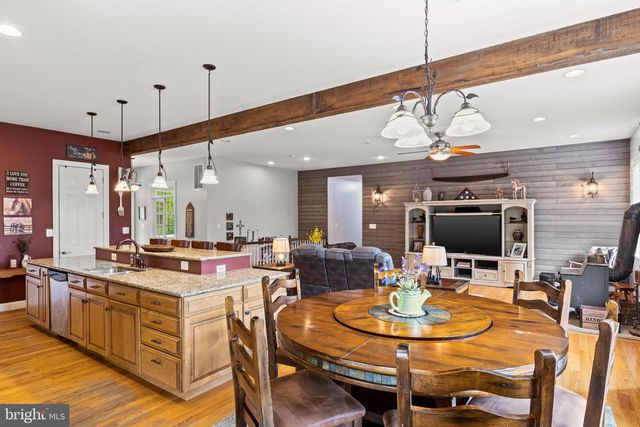 7312 OAK LN, Marshall, VA 20115