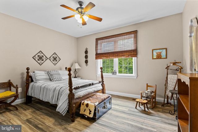 7312 OAK LN, Marshall, VA 20115