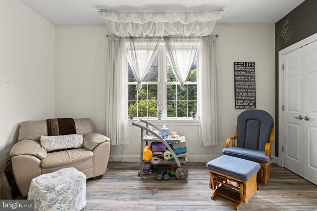 7312 OAK LN, Marshall, VA 20115