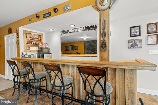 7312 OAK LN, Marshall, VA 20115