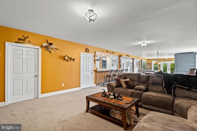 7312 OAK LN, Marshall, VA 20115