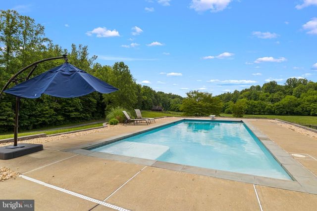 7312 OAK LN, Marshall, VA 20115