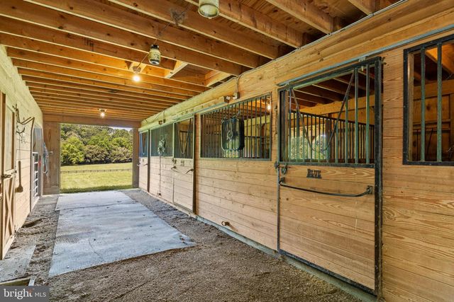 7312 OAK LN, Marshall, VA 20115