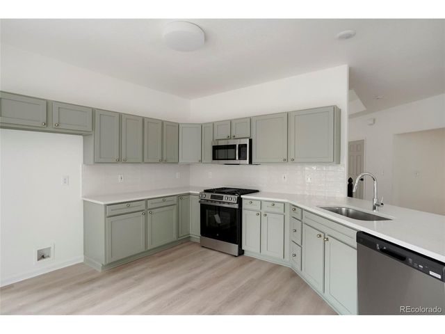 1305 W 12th Ave, Broomfield, CO 80020