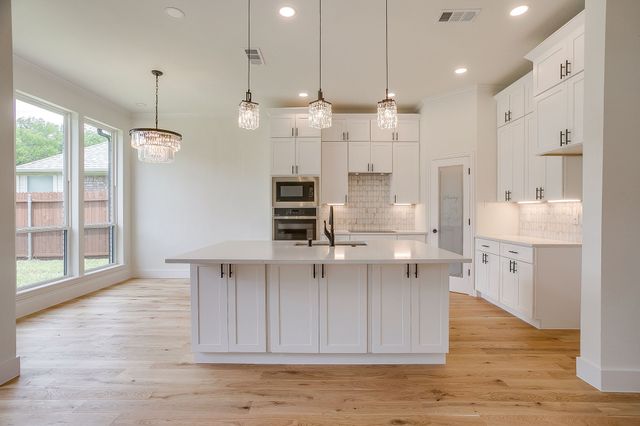 5102 Shadowood Road, Colleyville, TX 76034