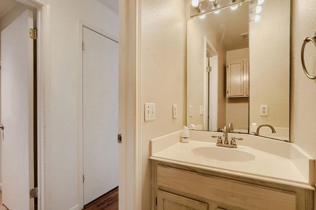 1910 Ireland DR, Leander, TX 78641