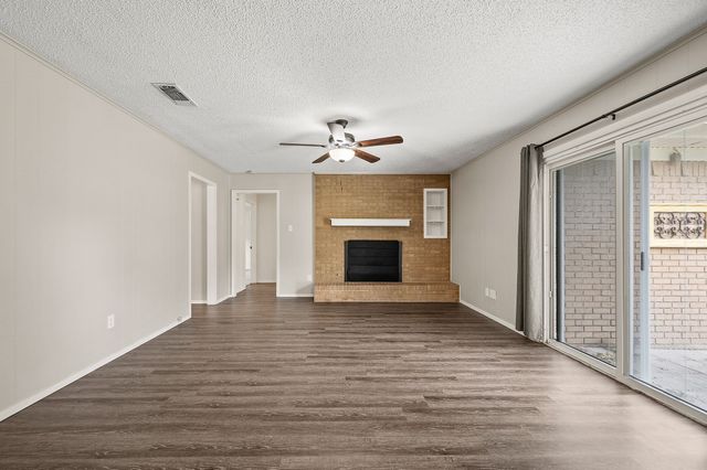 217 Glenn Drive, Hurst, TX 76053
