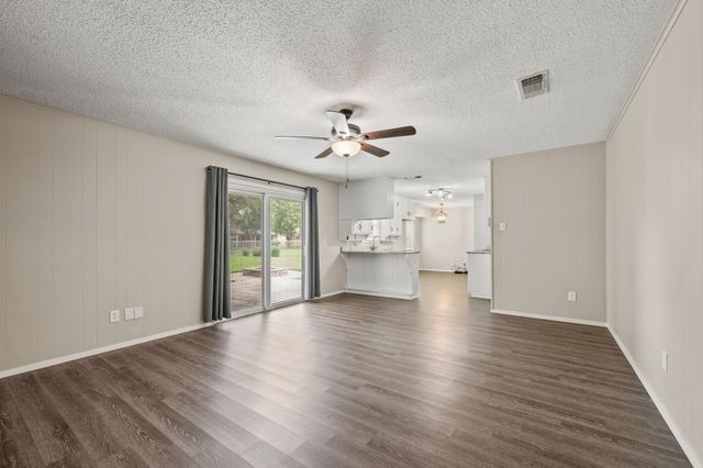 217 Glenn Drive, Hurst, TX 76053