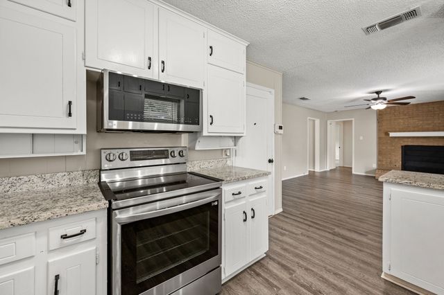217 Glenn Drive, Hurst, TX 76053