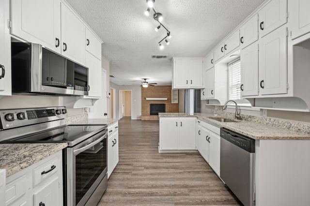217 Glenn Drive, Hurst, TX 76053