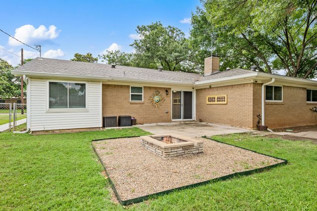217 Glenn Drive, Hurst, TX 76053