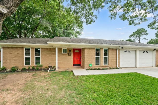 217 Glenn Drive, Hurst, TX 76053