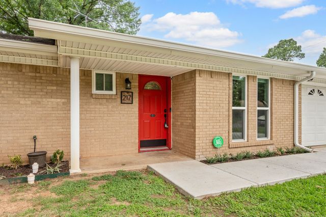 217 Glenn Drive, Hurst, TX 76053