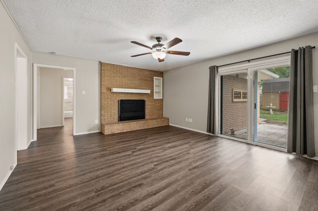 217 Glenn Drive, Hurst, TX 76053
