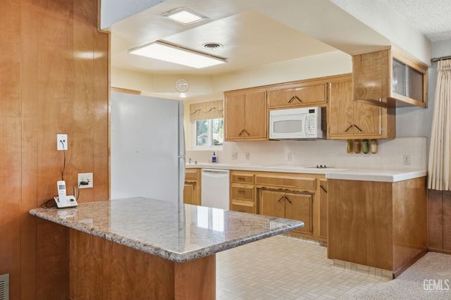 7007 Mesa Verde Way, Bakersfield, CA 93309