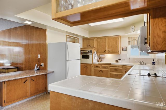 7007 Mesa Verde Way, Bakersfield, CA 93309
